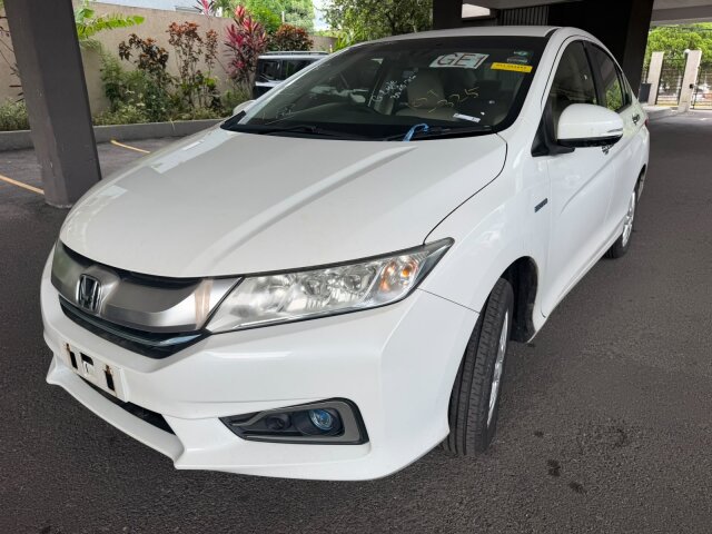2015 Honda Grace LX