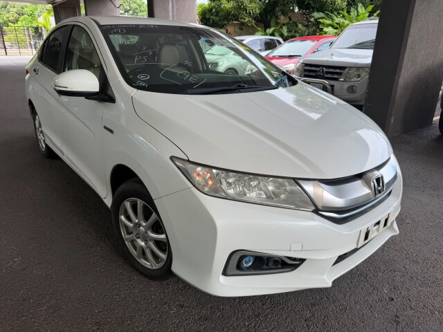 2015 Honda Grace LX