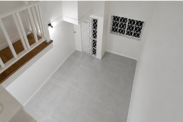 Renovated 3 Bedroom Apartment In Mona With Balcony