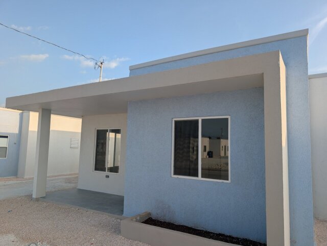 2 Bedrooms 2 Bathrooms Houses Coral Spring Estate
