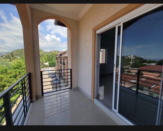2 Bedroom 2 And Half Bathroom