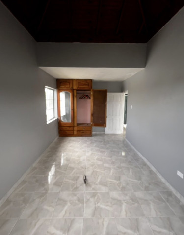 2 Bedroom  Apartments Kingston