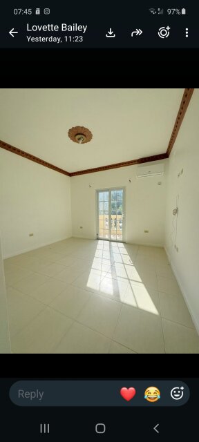 Spacious 2 1/2 Bedroom In Cool Belvederw
