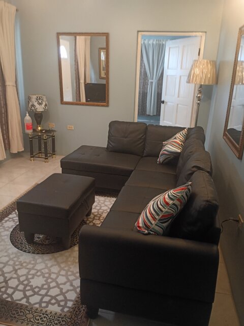 Renovated 2 Bedrooms for Female Students in Mandeville