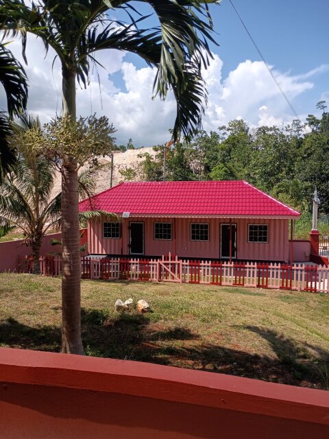Renovated 2 Bedrooms for Female Students in Mandeville