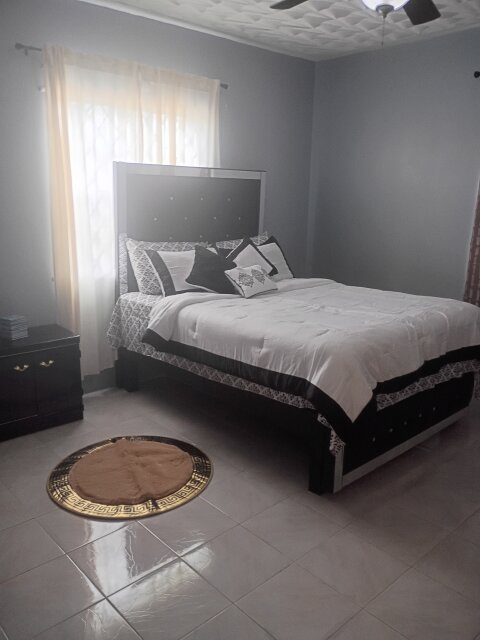 Renovated 2 Bedrooms for Female Students in Mandeville