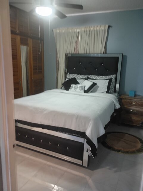 Renovated 2 Bedrooms for Female Students in Mandeville