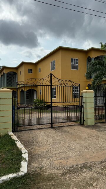 2 Bedroom Apartment Apartments Tryall,St Jago Heights Area