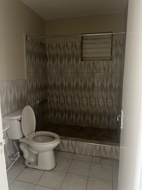 2 Bedroom In Eltham Acres
