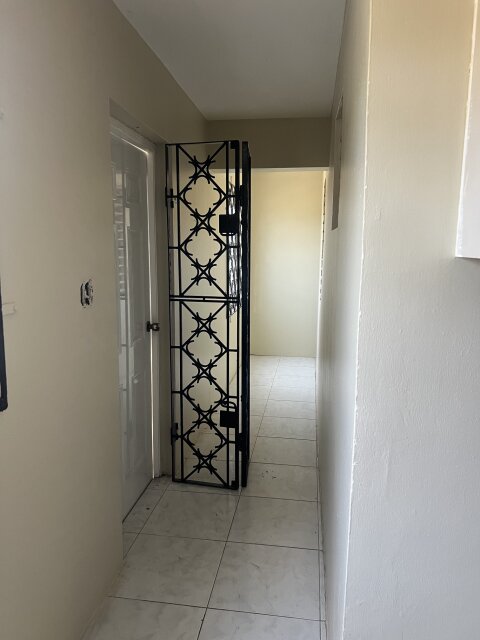 2 Bedroom In Eltham Acres