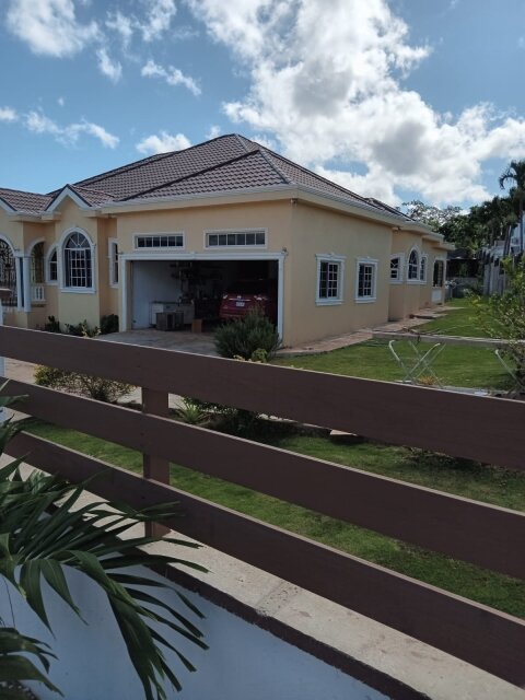 Home For Sale 3bdrms Houses Mandeville