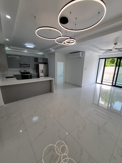 Stylish 2 Bedrooms Apartment on Border Avenue