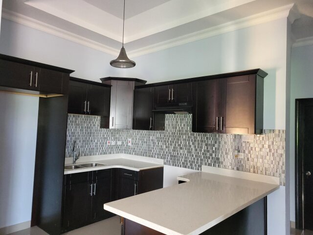 Lovely 2 Bedroom Apartment For Sale