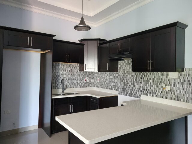 Lovely 2 Bedroom Apartment For Sale