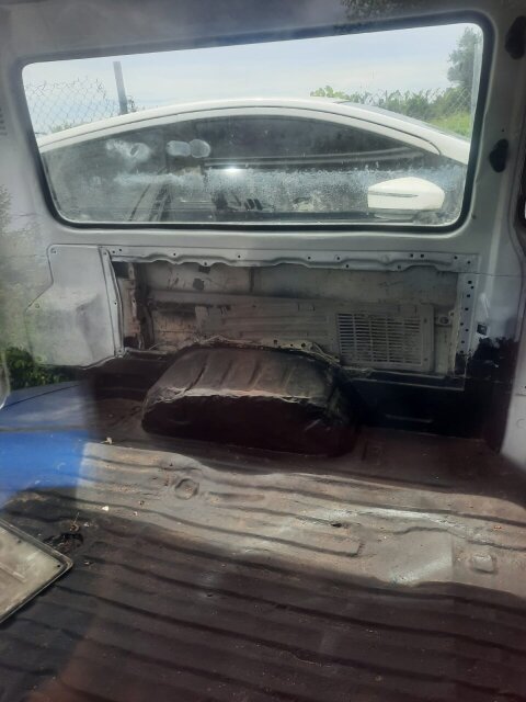 2001 White Hiace