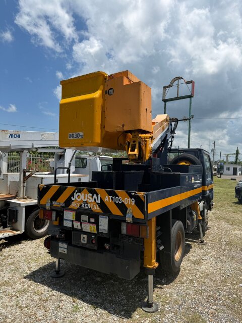 2011 Bucket Trucks