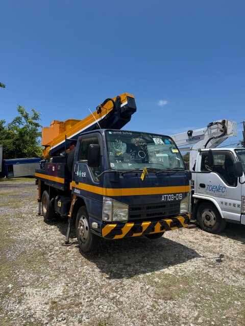 2011 Bucket Trucks