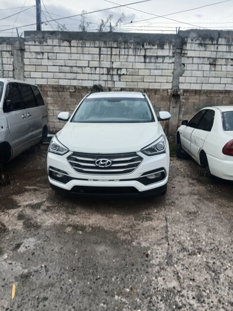 Hyundai Tuscon  Santafe Vans & SUVs 96 Maxfield Avenue Kingston  14