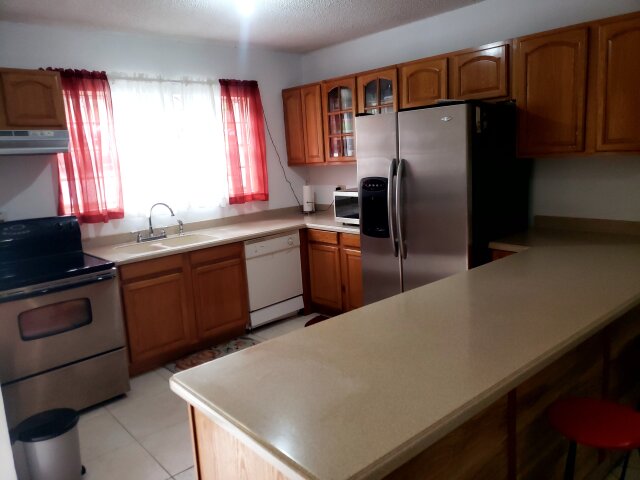 2 Bedrooms, 2.5 Baths, Ground Floor