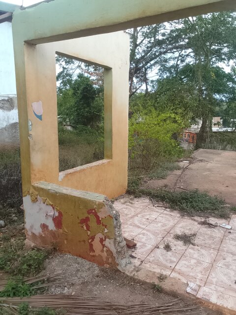 Road Side House For Sale Shop And Bar On It