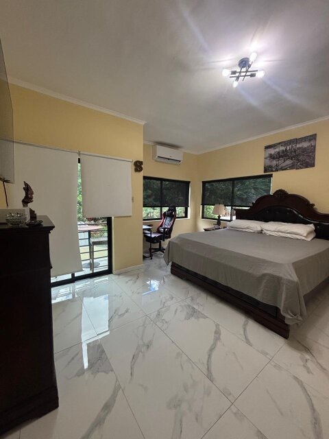 2 Bedroom Apartment For Sale| Forest Hills