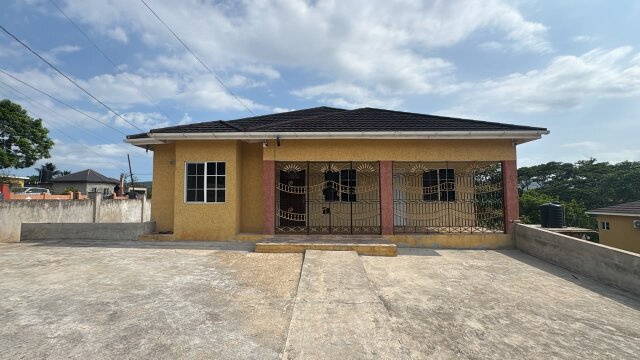 Charming 2 Bedrooms in a Quiet Housing Scheme Houses Bog Walk