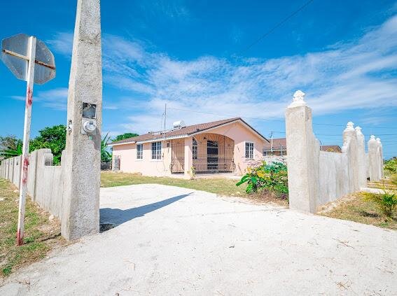 2 Bedrooms 2 Bathrooms
