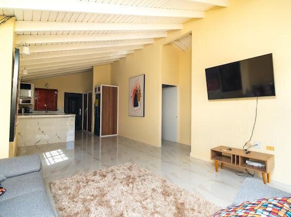 2 Bedrooms 2 Bathrooms