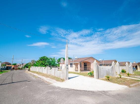 2 Bedrooms 2 Bathrooms Houses Florence Hall