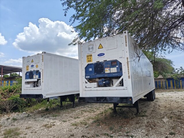 40ft Reefer With Chassis Trucks Spanish Town
