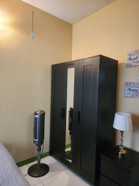 1 Bedroom Share Facilities (kitchen And Bathroom)