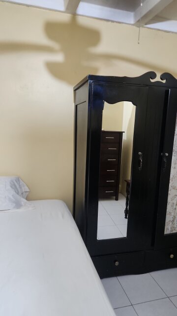 1 Bedroom Share Facilities (kitchen And Bathroom)