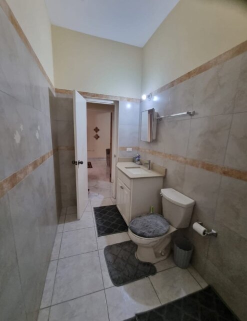 Luxury 3 Bedrooms Apt In Mona, Fully Furnished
