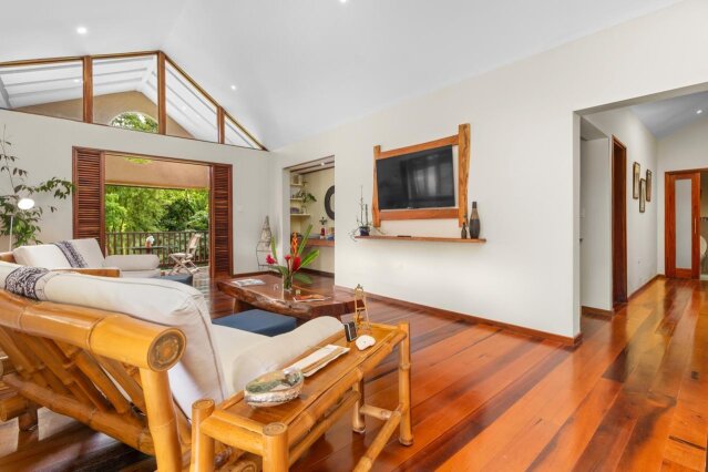 Lovely 4 Bedroom House For Sale