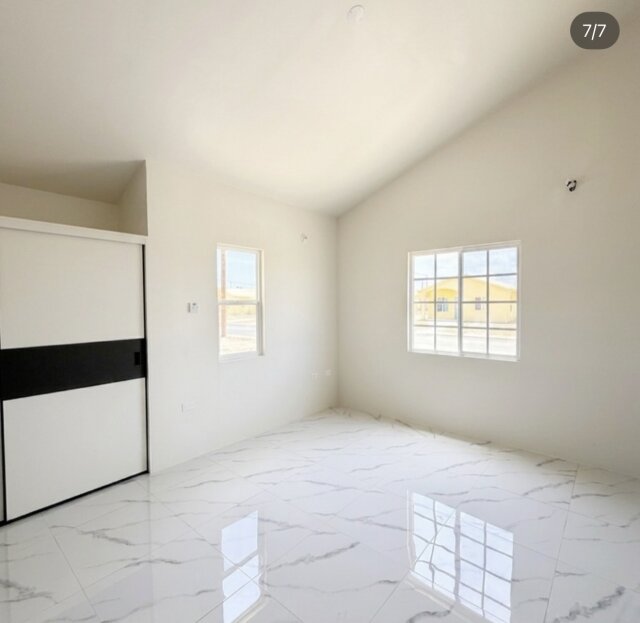 2 Bedroom House In Phoenix Park Village 2
