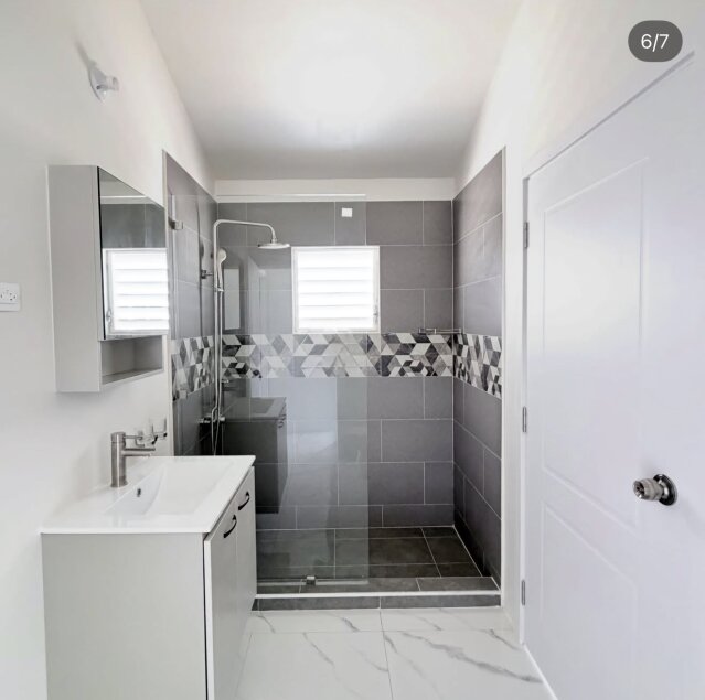2 Bedroom House In Phoenix Park Village 2