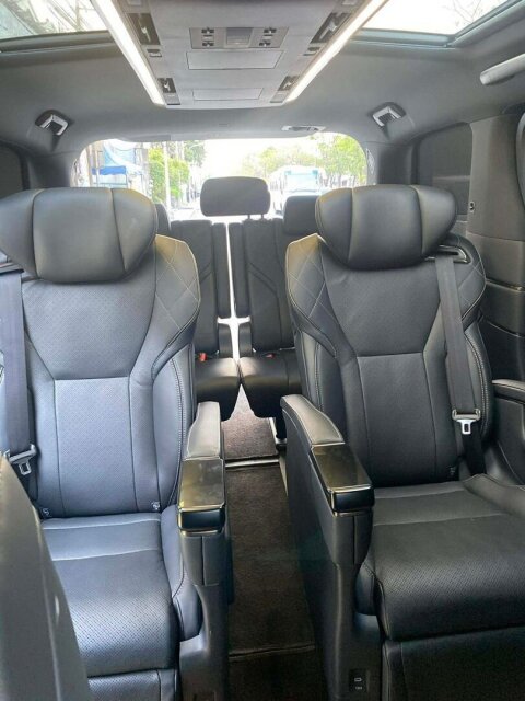 Toyota Alphard HEV Auto