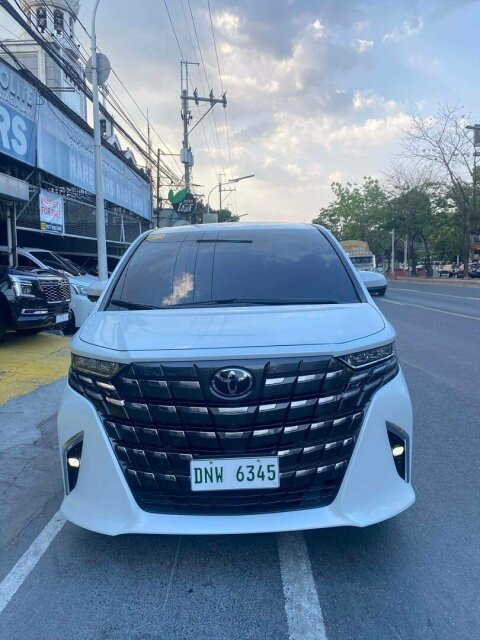 Toyota Alphard HEV Auto