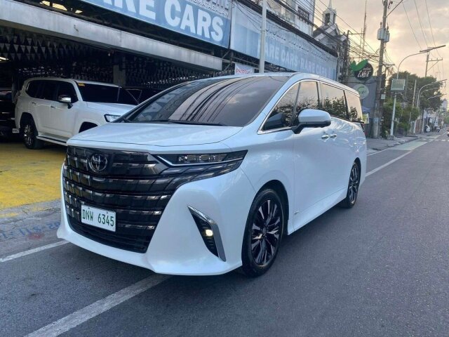 Toyota Alphard HEV Auto