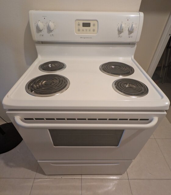 Frigidaire Electric Stove