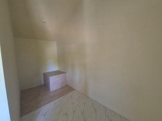 2 Bedrooms 1 Bath Apartment With A/C In Potterdale