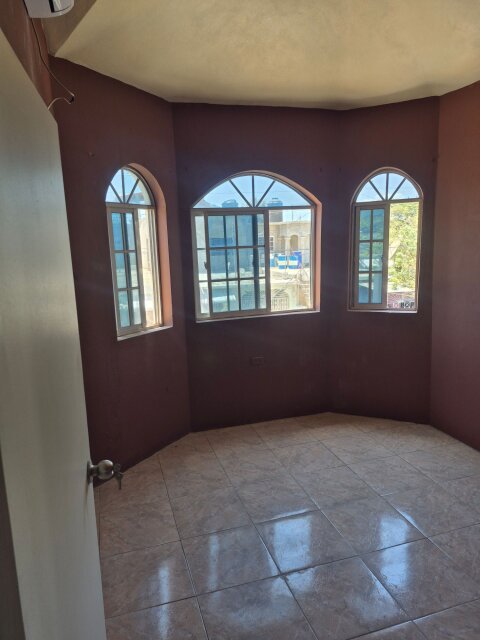 2 Bedrooms 1 Bath Apartment With A/C In Potterdale