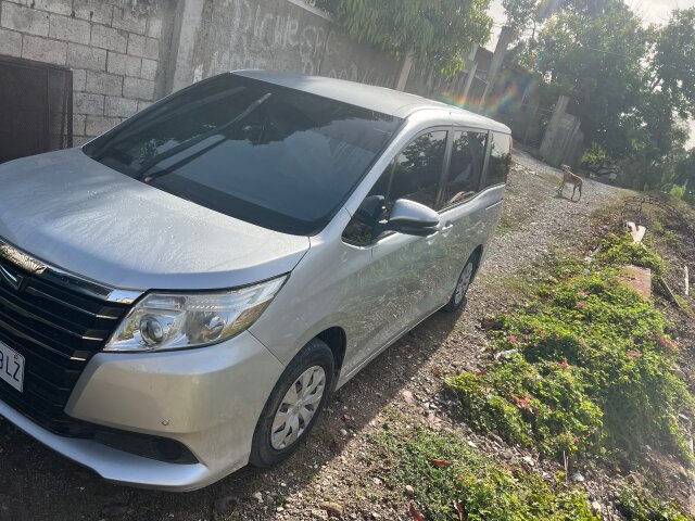 2016 Toyota Noah