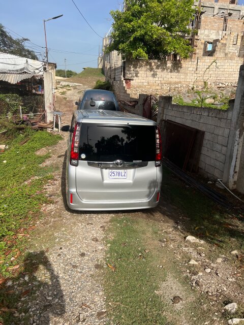 2016 Toyota Noah