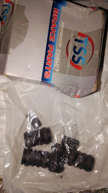 Suzuki Swift 2011-2017 Brake Piston Guard Rubbers