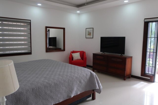 2 Bedroom, 2 1/2 Bath Ground Floor Apt