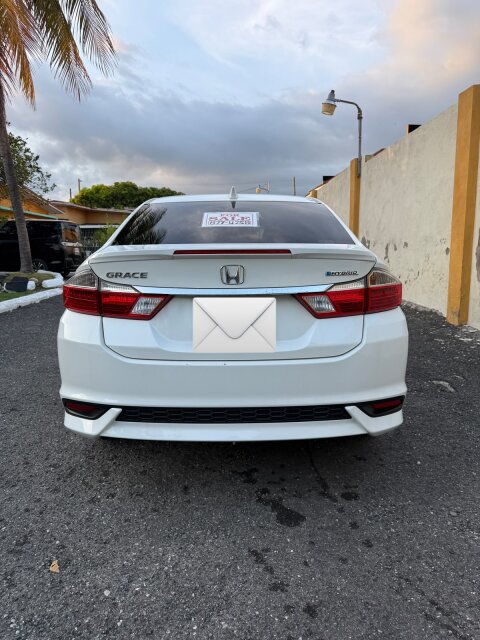 2018 Honda Grace For SALE (10/10 Next To New)