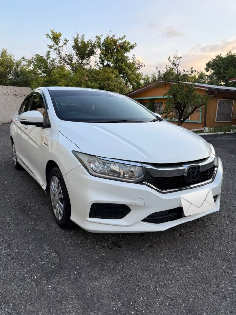 2018 Honda Grace For SALE (10/10 Next To New)