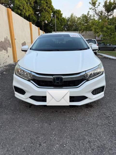 2018 Honda Grace For SALE (10/10 Next To New) Cars Kingston