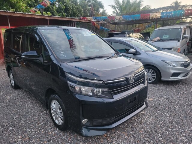 2016 Toyota Voxy